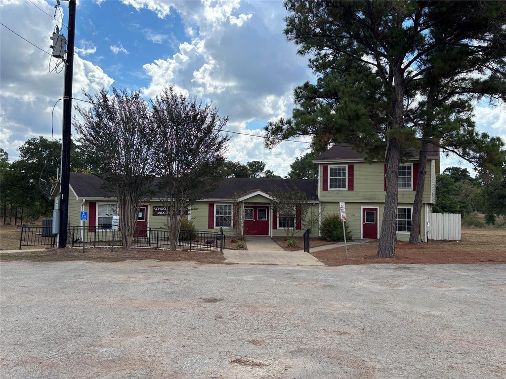 106 Conference DR, Bastrop, TX 78602