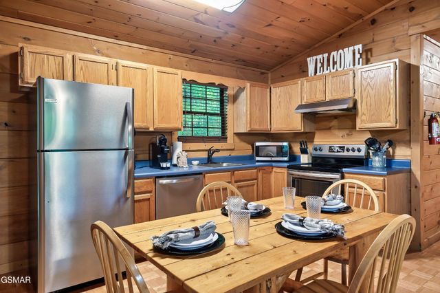 2619 Thad Trail, Sevierville, TN 37876