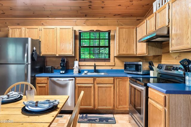 2619 Thad Trail, Sevierville, TN 37876