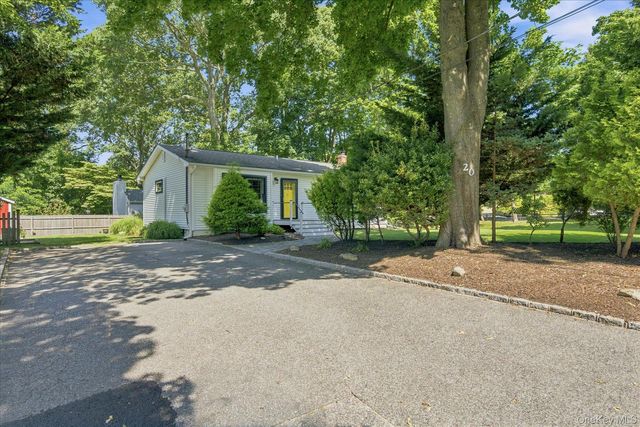 20 Lynbrook Drive, Sound Beach, NY 11789