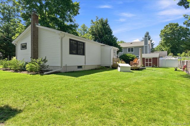20 Lynbrook Drive, Sound Beach, NY 11789