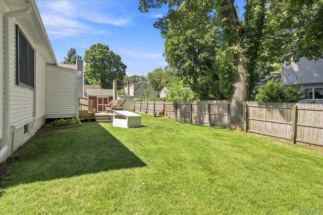 20 Lynbrook Drive, Sound Beach, NY 11789