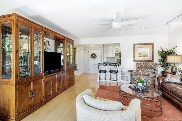701 Pelham Road 2B, New Rochelle, NY 10805