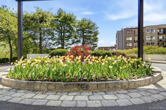 701 Pelham Road 2B, New Rochelle, NY 10805