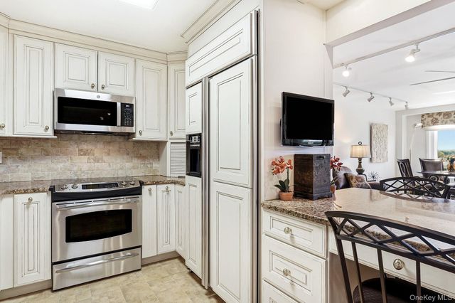 701 Pelham Road 2B, New Rochelle, NY 10805