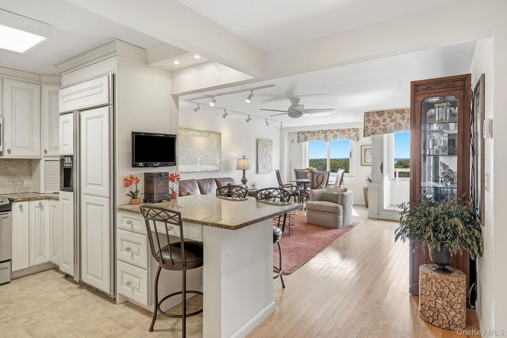 701 Pelham Road 2B, New Rochelle, NY 10805
