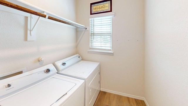 915 Presleigh Drive, Dallas, TX 75253