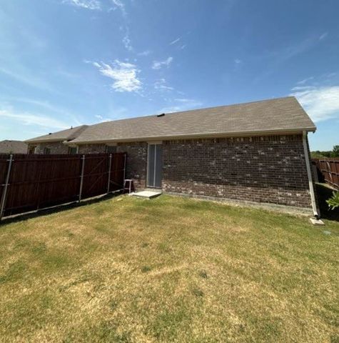 915 Presleigh Drive, Dallas, TX 75253