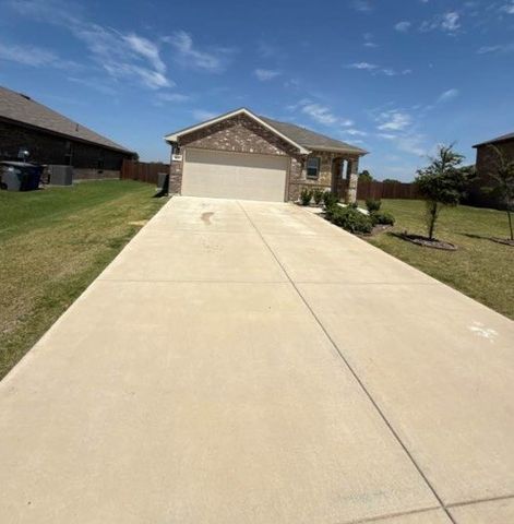 915 Presleigh Drive, Dallas, TX 75253