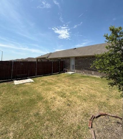 915 Presleigh Drive, Dallas, TX 75253
