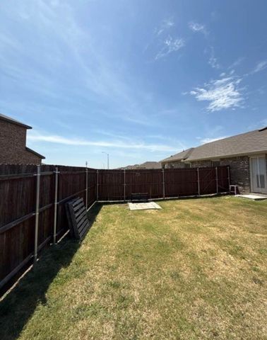 915 Presleigh Drive, Dallas, TX 75253