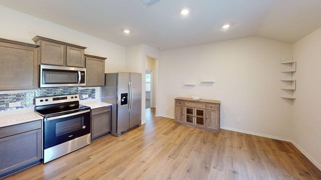 915 Presleigh Drive, Dallas, TX 75253