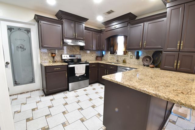 1239 Bobcat, San Antonio, TX 78251