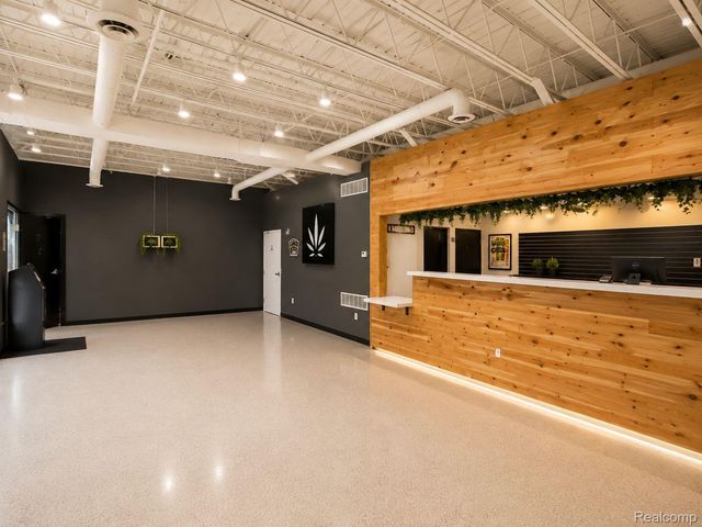 465 S Schaefer Highway, Detroit, MI 48217