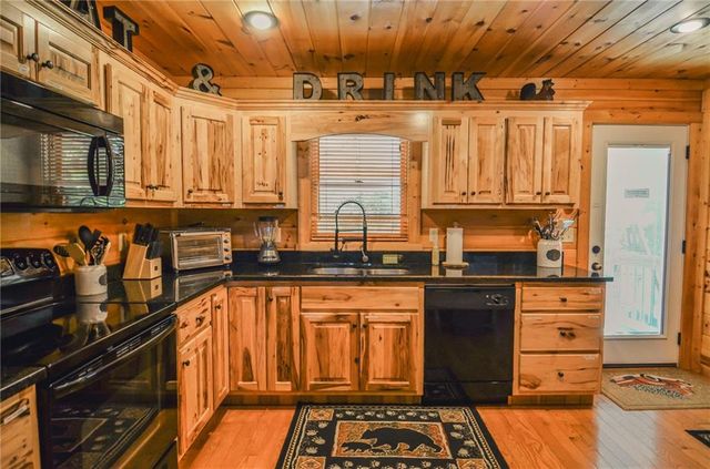 216 Dawn Lane, Ellijay, GA 30540