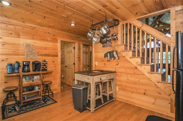 216 Dawn Lane, Ellijay, GA 30540