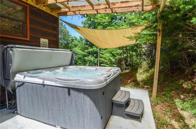 216 Dawn Lane, Ellijay, GA 30540