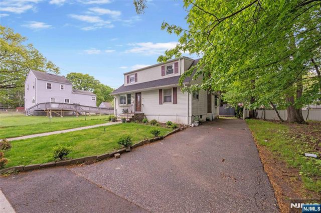 73 Davis Drive, Bergenfield, NJ 07621