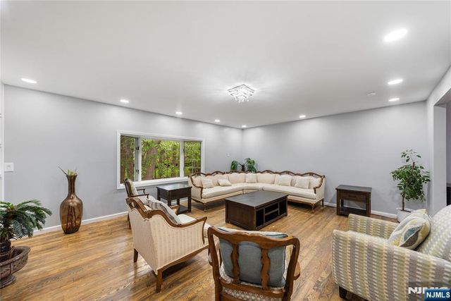 73 Davis Drive, Bergenfield, NJ 07621