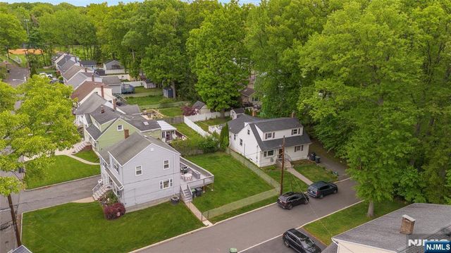 73 Davis Drive, Bergenfield, NJ 07621