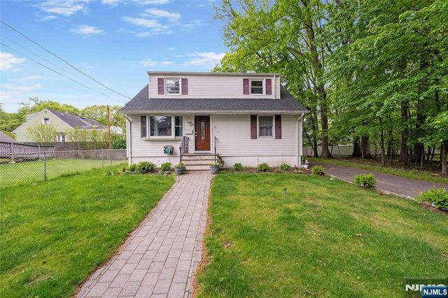 73 Davis Drive, Bergenfield, NJ 07621