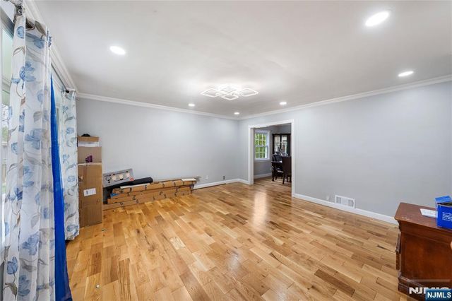 73 Davis Drive, Bergenfield, NJ 07621