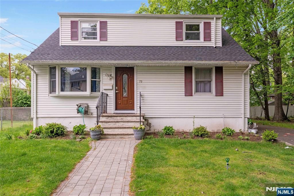 73 Davis Drive, Bergenfield, NJ 07621