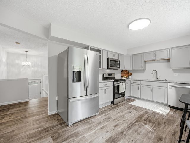 503 Ridge Road N, Council Bluffs, IA 51503