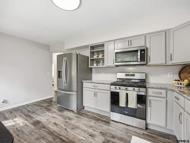 503 Ridge Road N, Council Bluffs, IA 51503