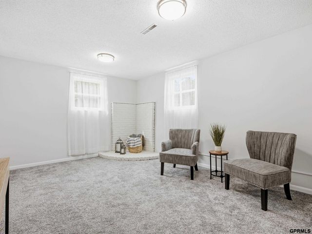 503 Ridge Road N, Council Bluffs, IA 51503