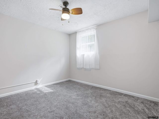 503 Ridge Road N, Council Bluffs, IA 51503