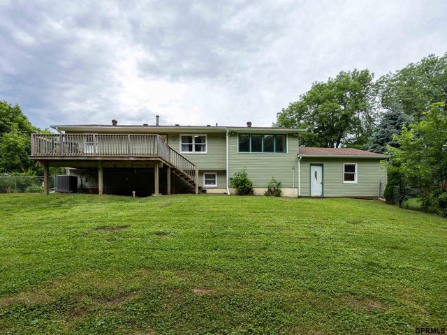 503 Ridge Road N, Council Bluffs, IA 51503
