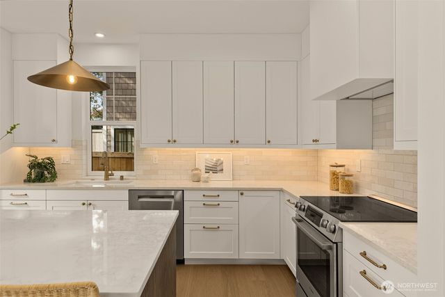 11608 NE 92nd Street, Kirkland, WA 98033
