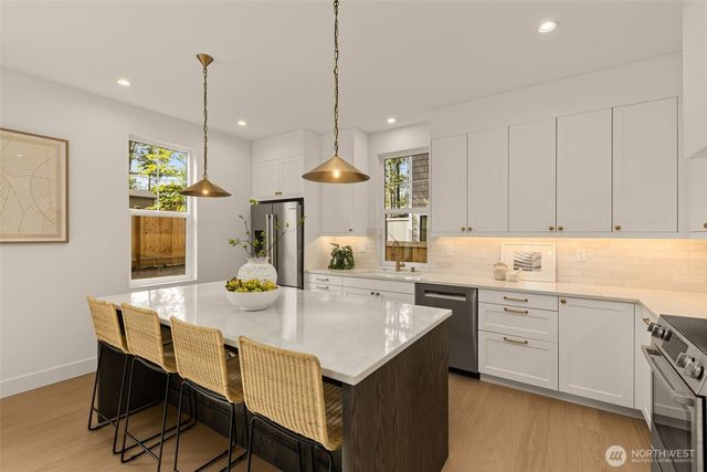 11608 NE 92nd Street, Kirkland, WA 98033