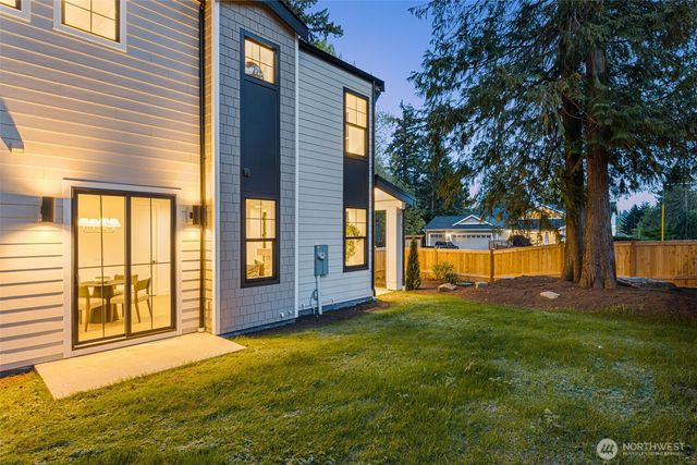 11608 NE 92nd Street, Kirkland, WA 98033