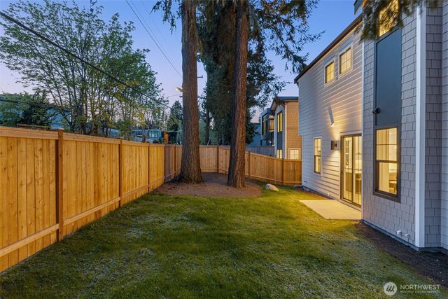 11608 NE 92nd Street, Kirkland, WA 98033