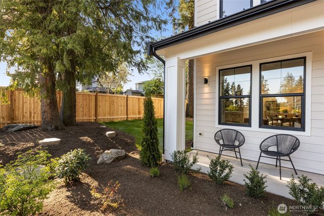 11608 NE 92nd Street, Kirkland, WA 98033