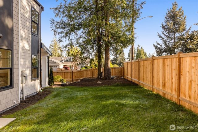 11608 NE 92nd Street, Kirkland, WA 98033