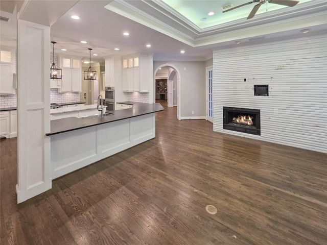 3815 Loch Glen Court, Houston, TX 77059