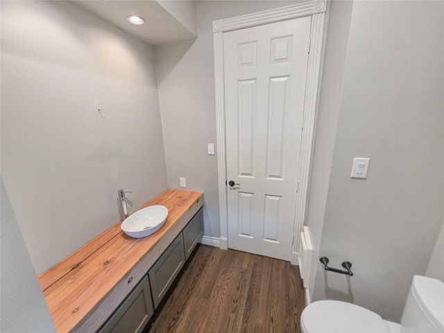 3815 Loch Glen Court, Houston, TX 77059