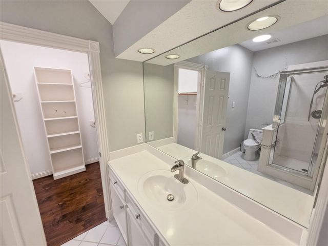 3815 Loch Glen Court, Houston, TX 77059