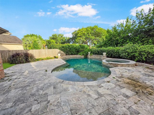 3815 Loch Glen Court, Houston, TX 77059