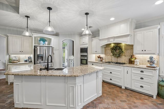 523 S Dallas Street, Van Alstyne, TX 75495