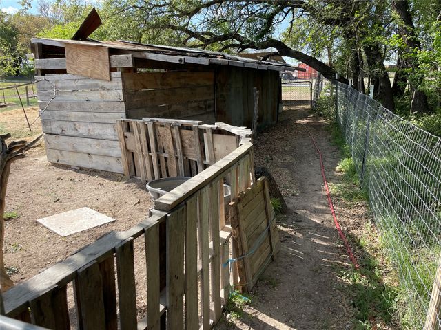 486 County Road 489, Stephenville, TX 76401