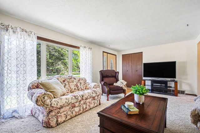 70620 Dennis Drive, Milton Twp, MI 49120