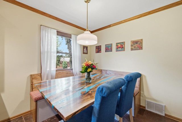 1930 Sunnyside DRIVE, Waukesha, WI 53186
