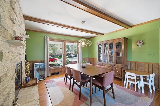 1930 Sunnyside DRIVE, Waukesha, WI 53186