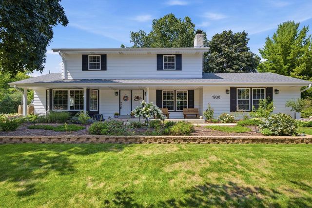 1930 Sunnyside DRIVE, Waukesha, WI 53186