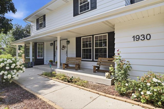 1930 Sunnyside DRIVE, Waukesha, WI 53186