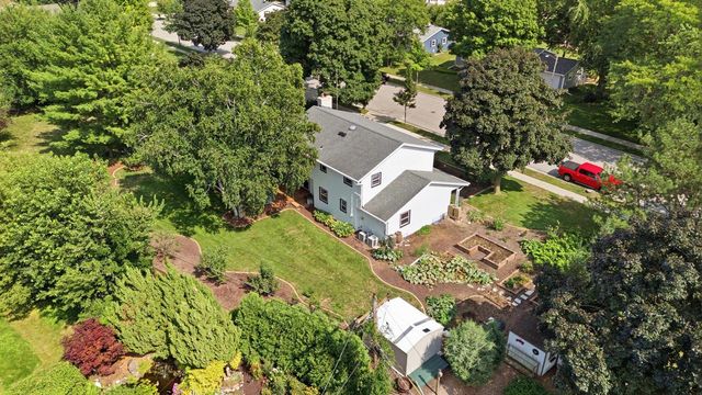 1930 Sunnyside DRIVE, Waukesha, WI 53186